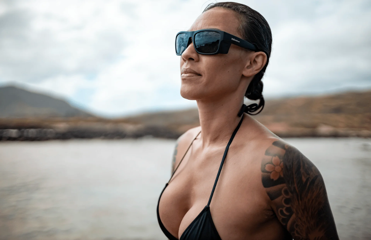 Clutch, Floating eyewear - 1