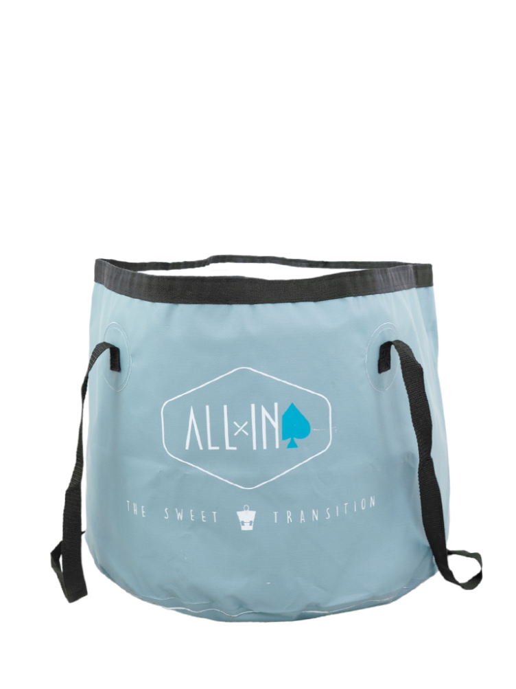 Blu/Green Clean Kit: Bucket + sandy brush / Sac de change