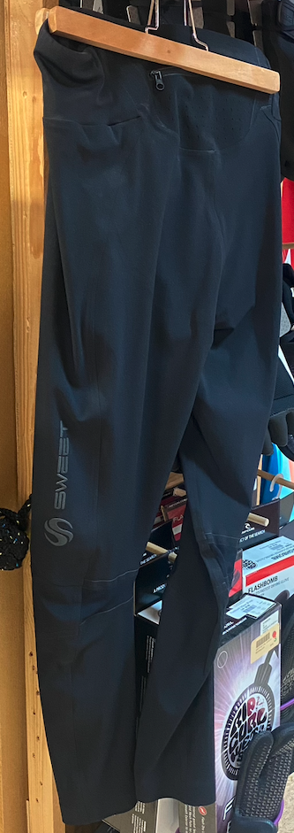 Sweetwater wear noir
